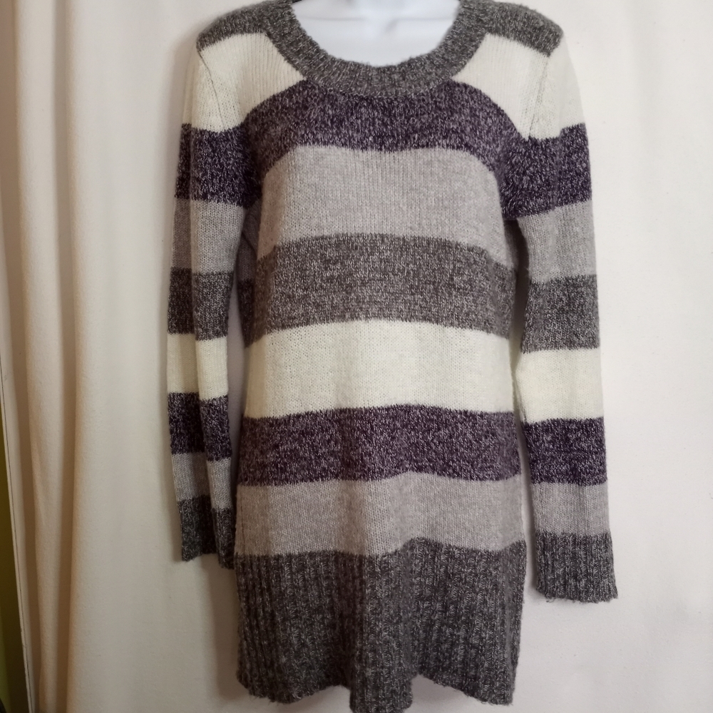 Heart-n-Crush Sweater.          Size L